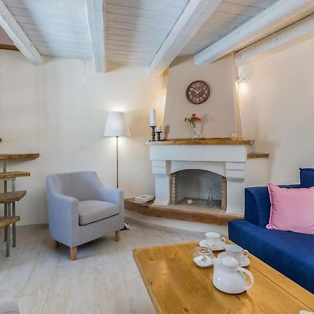 Diogenis House Apartment Moirai Bagian luar foto