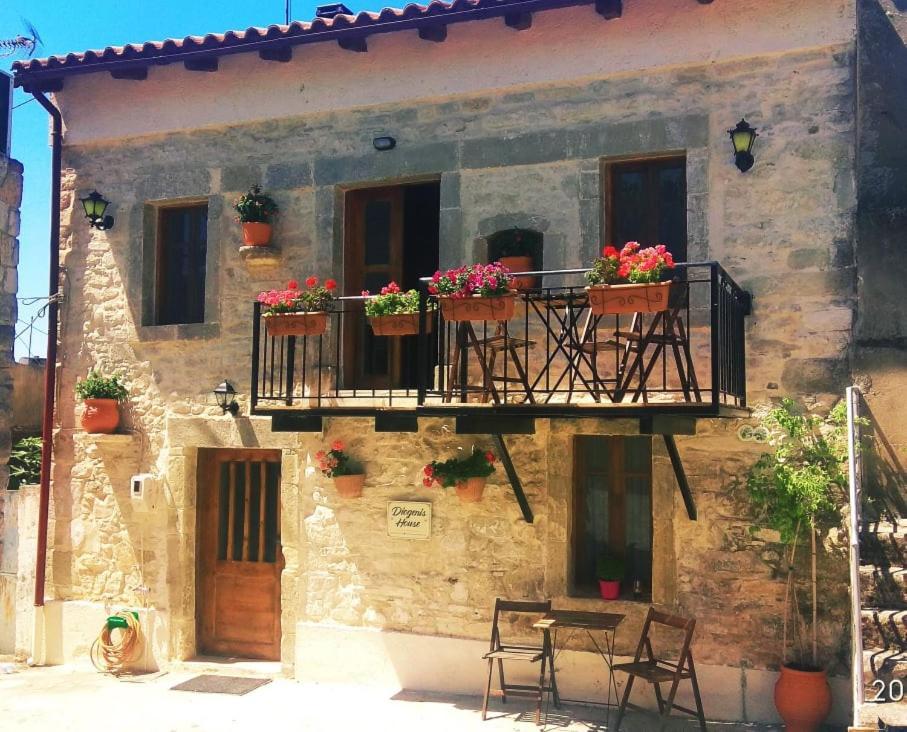 Diogenis House Apartment Moirai Bagian luar foto