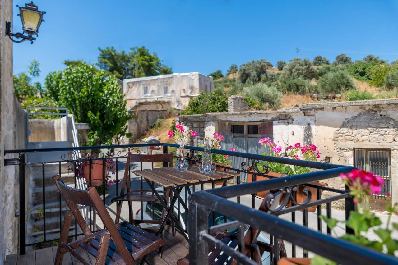 Diogenis House Apartment Moirai Bagian luar foto